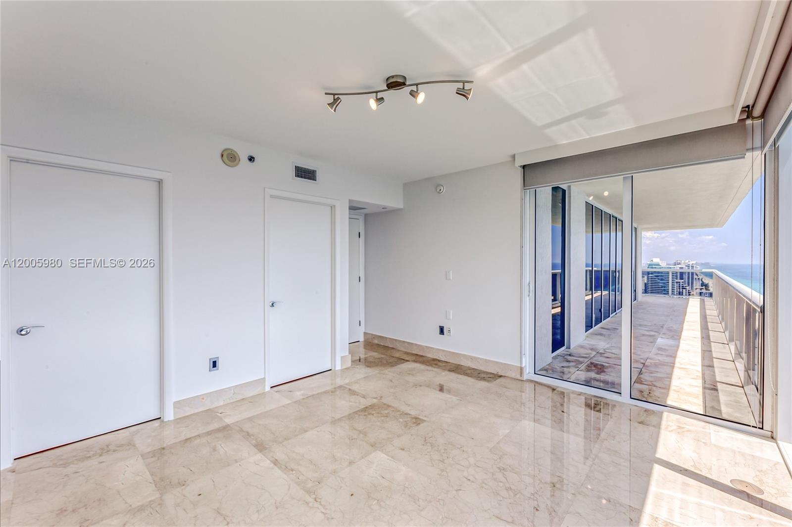 1830 S Ocean Dr 4601 Property Photo 17