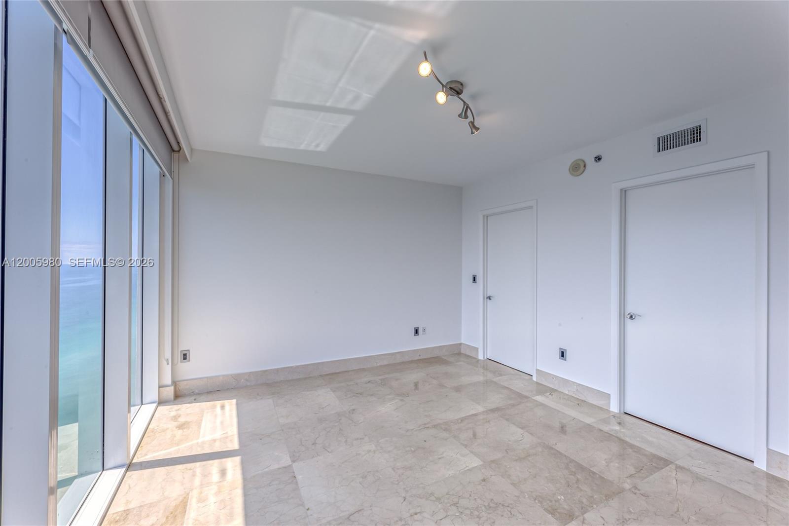 1830 S Ocean Dr 4601 Property Photo 18
