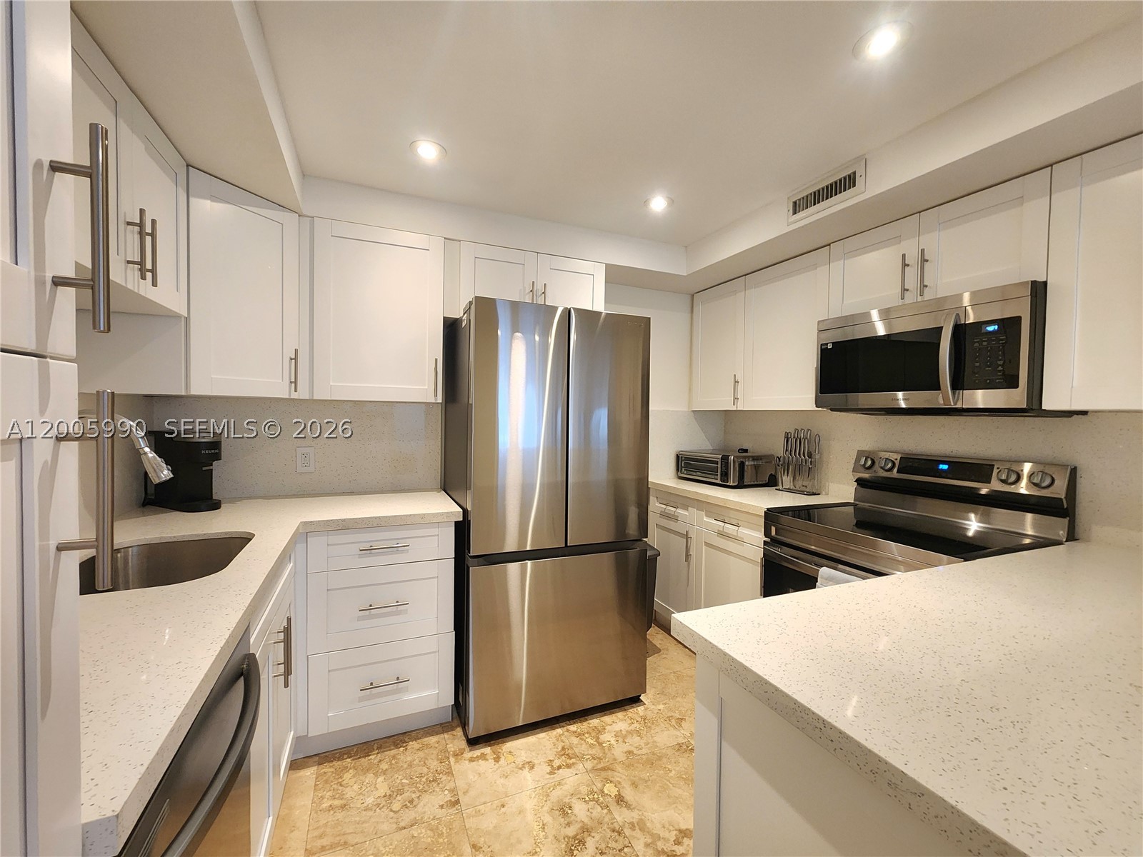 3505 S Ocean Dr 209 Property Photo 3