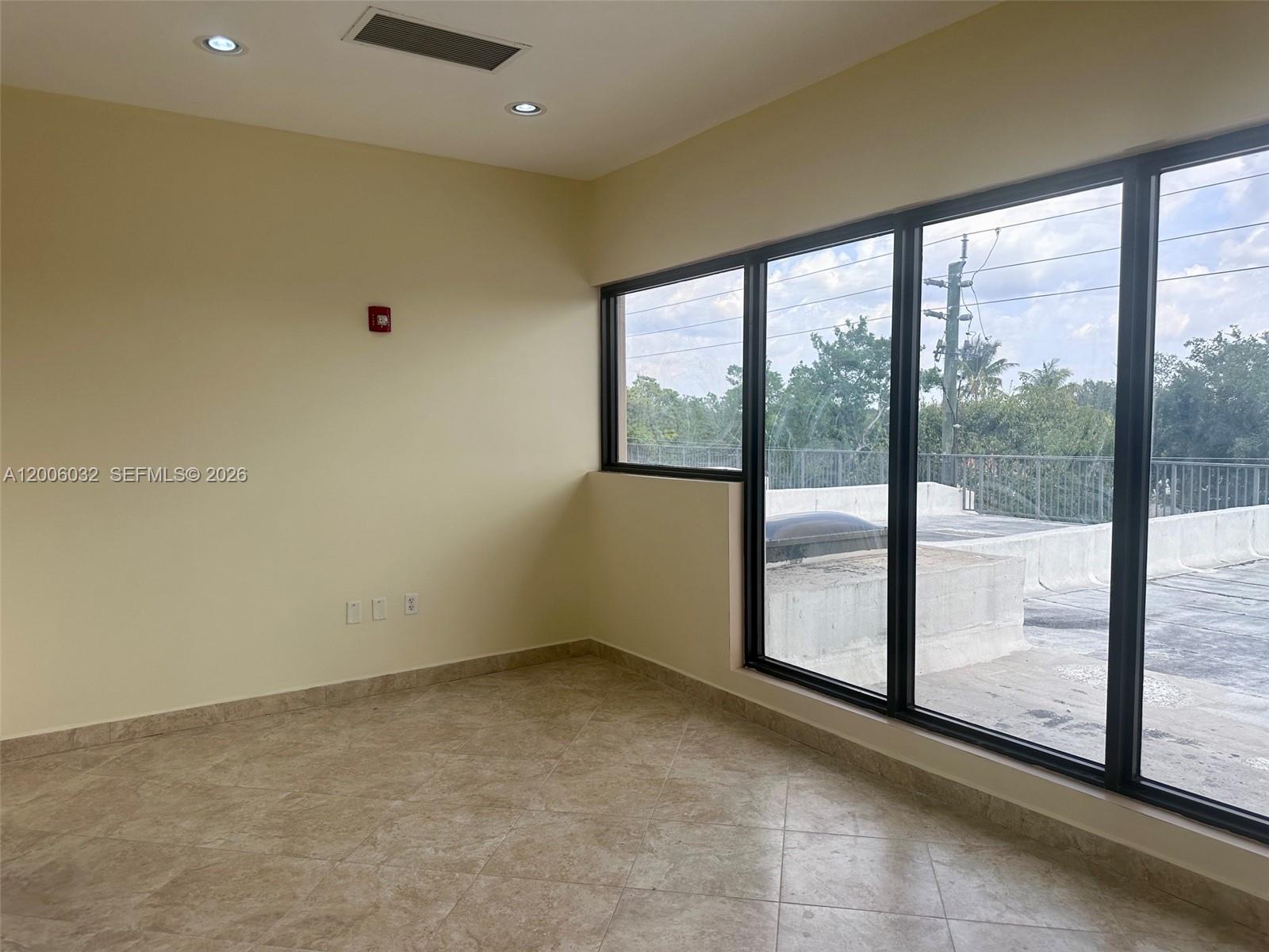 5455 Sw 8 St 215 Property Photo 17