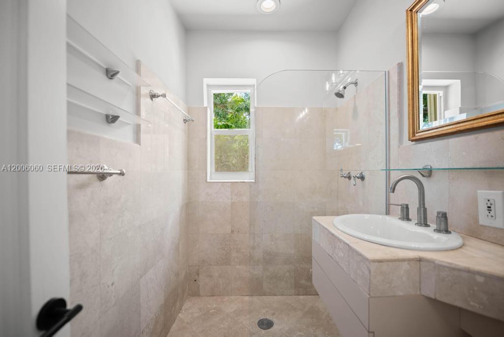 11222 Ne 9th Ave Property Photo 5