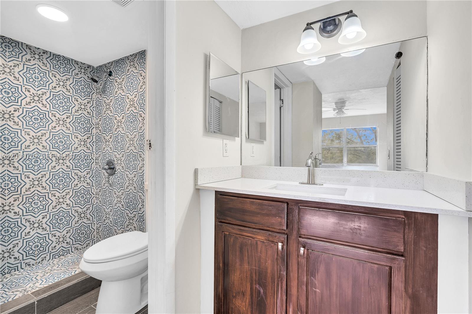3360 Spanish Moss Ter 305 Property Photo 5