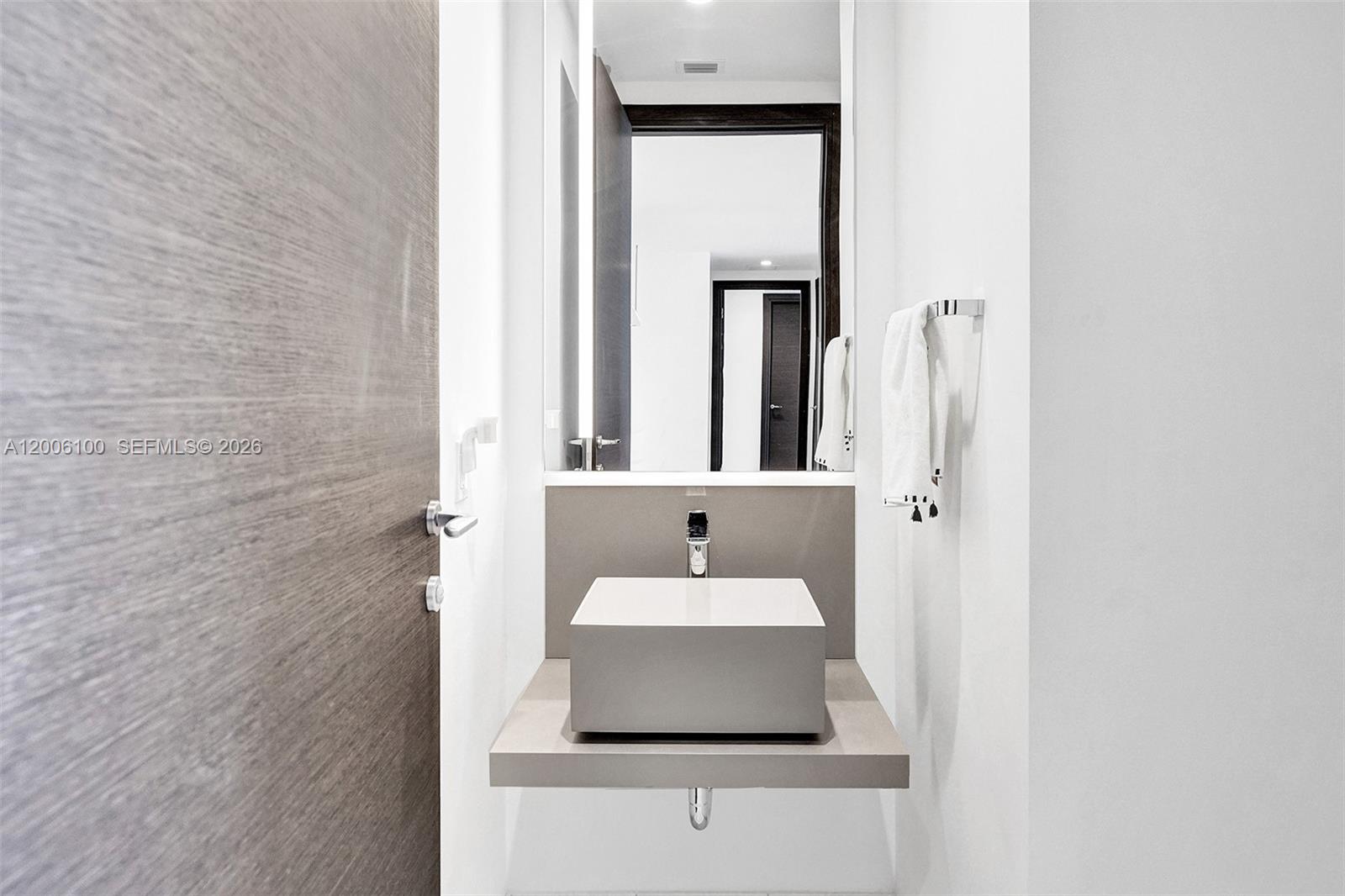 1000 Brickell Plaza Ph5106 Property Photo 38