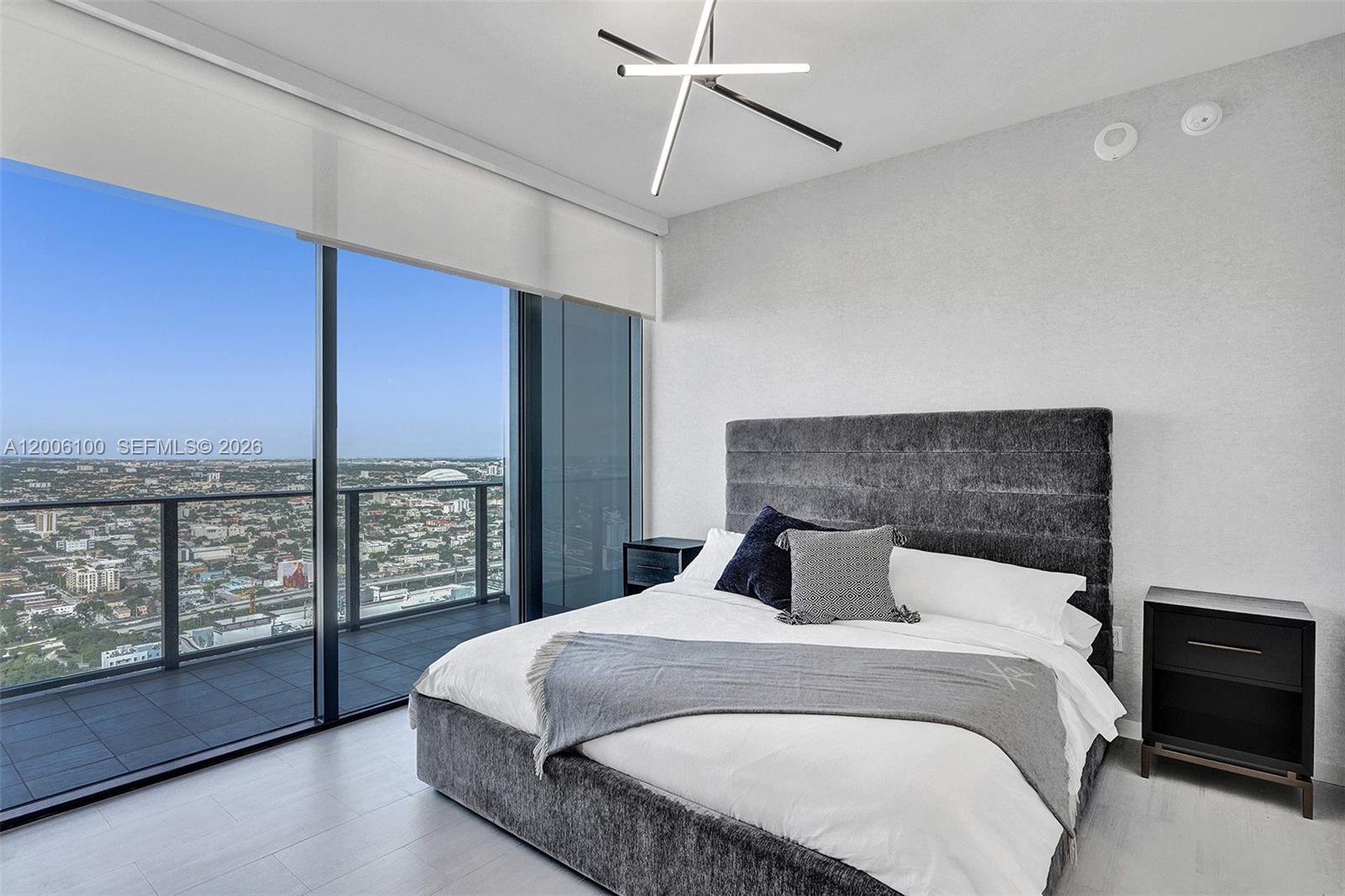 1000 Brickell Plaza Ph5106 Property Photo 42