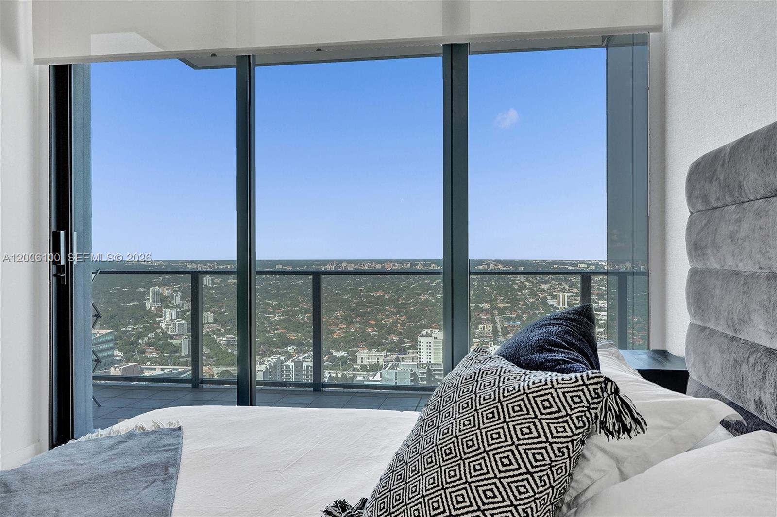 1000 Brickell Plaza Ph5106 Property Photo 43