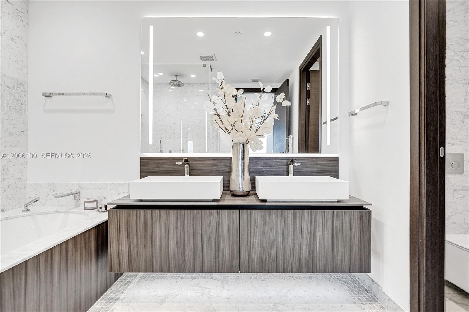 1000 Brickell Plaza Ph5106 Property Photo 45