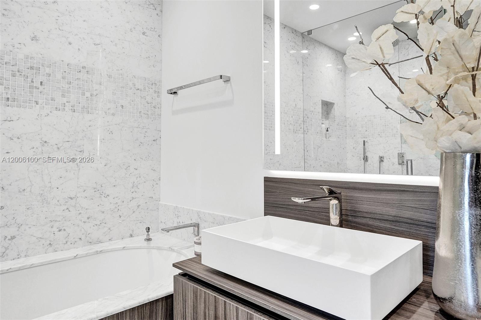 1000 Brickell Plaza Ph5106 Property Photo 48