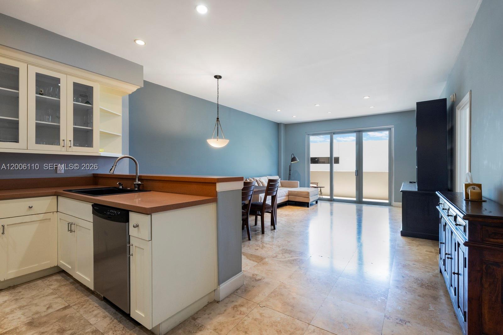 5 Island Ave LE Property Photo 1