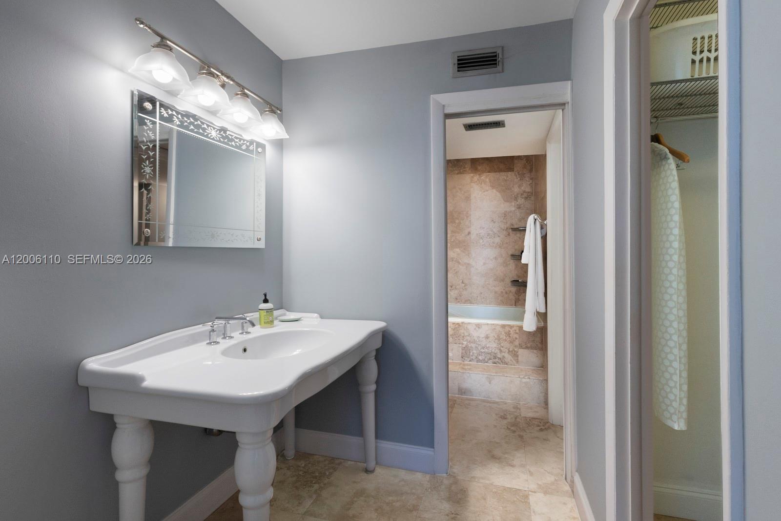 5 Island Ave Le Property Photo 9