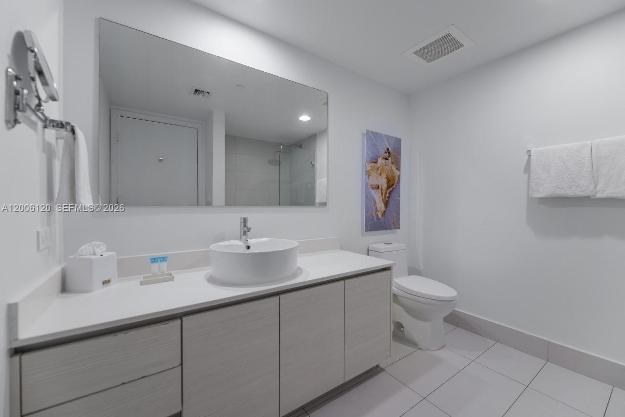 2602 E Hallandale Beach Blvd R1907 Property Photo 28