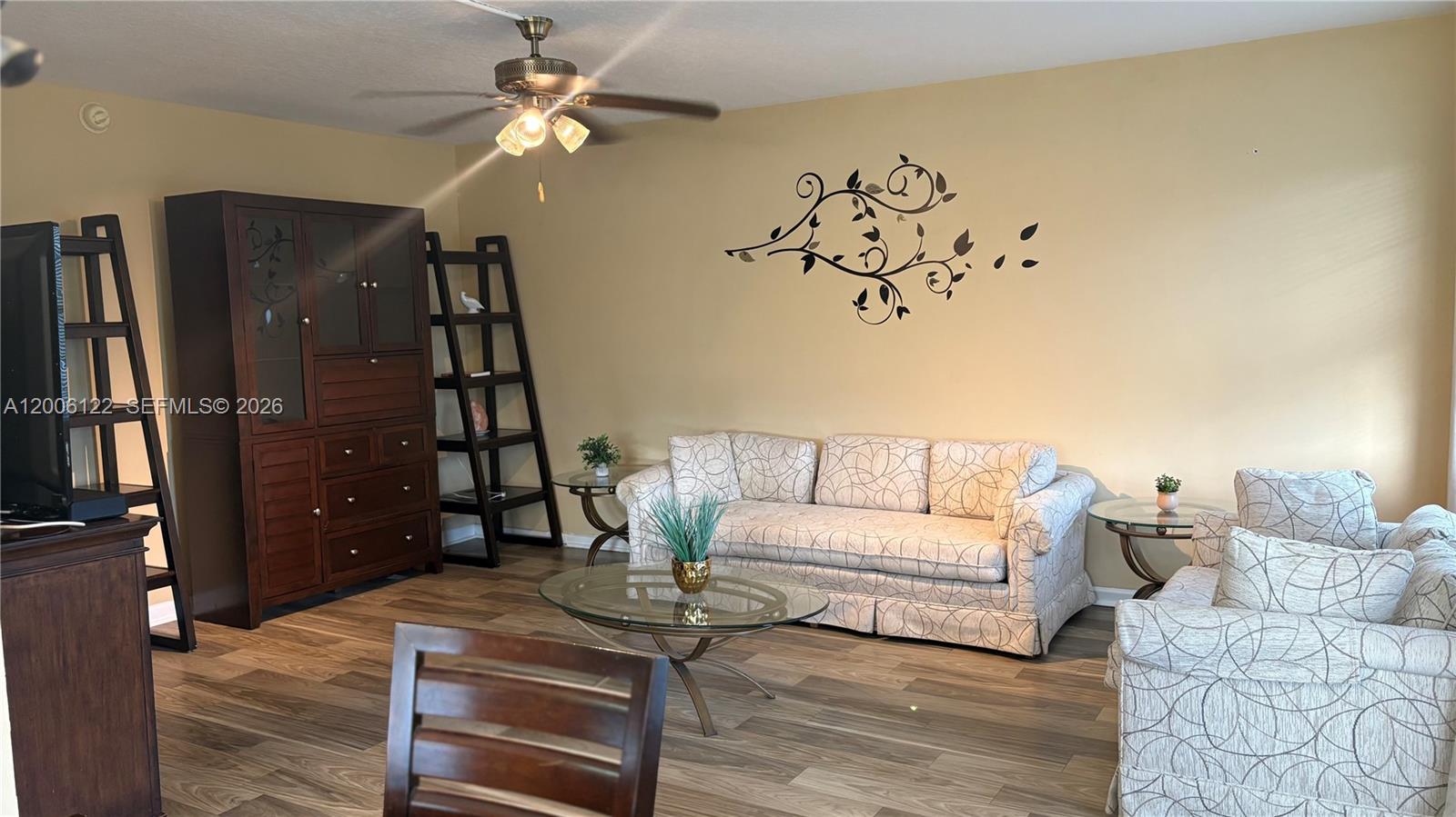1044 Harwood D D Property Photo 1