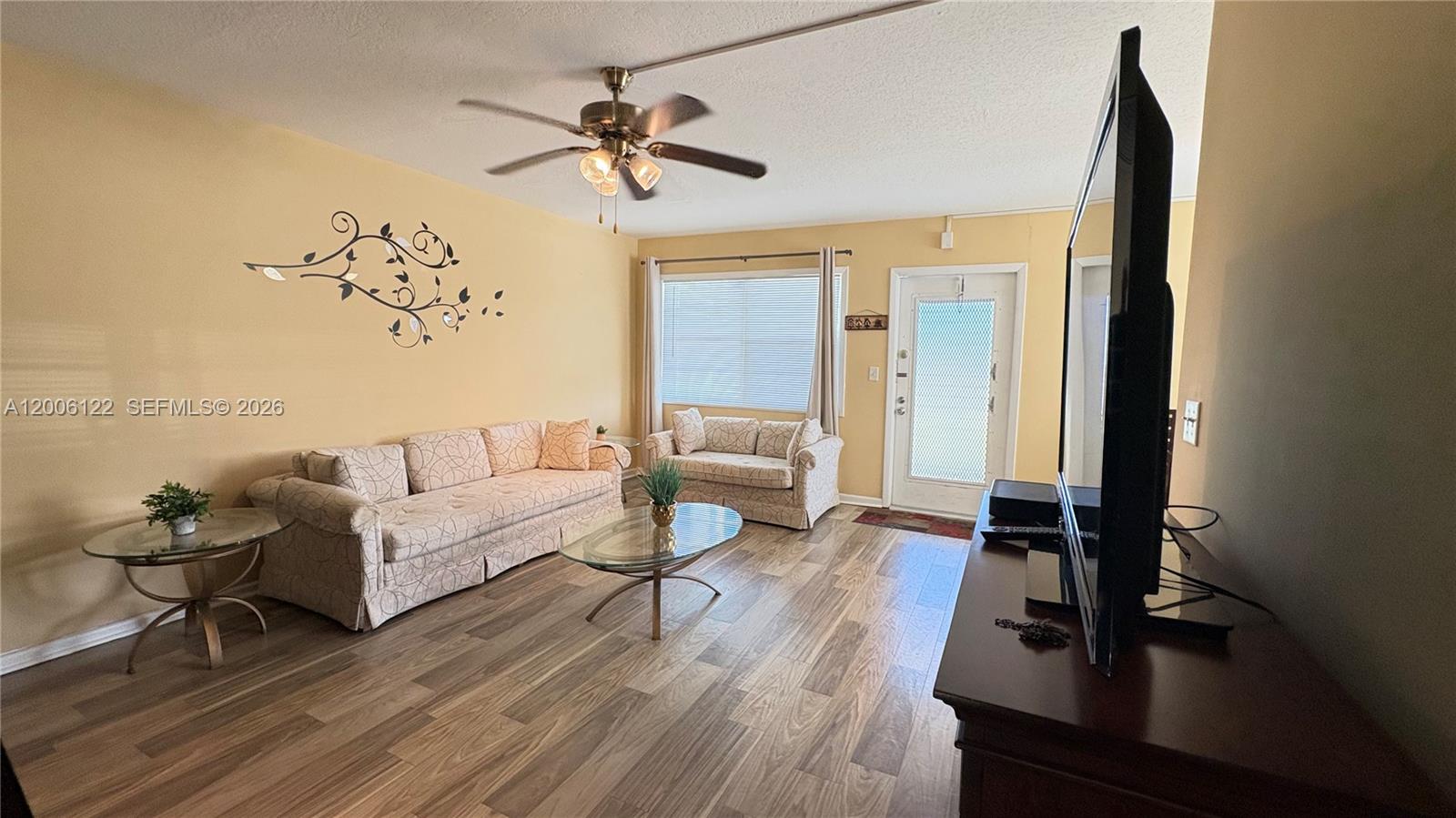 1044 Harwood D D Property Photo 2