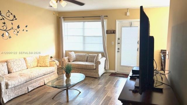 1044 Harwood D D Property Photo 4