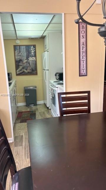 1044 Harwood D D Property Photo 8