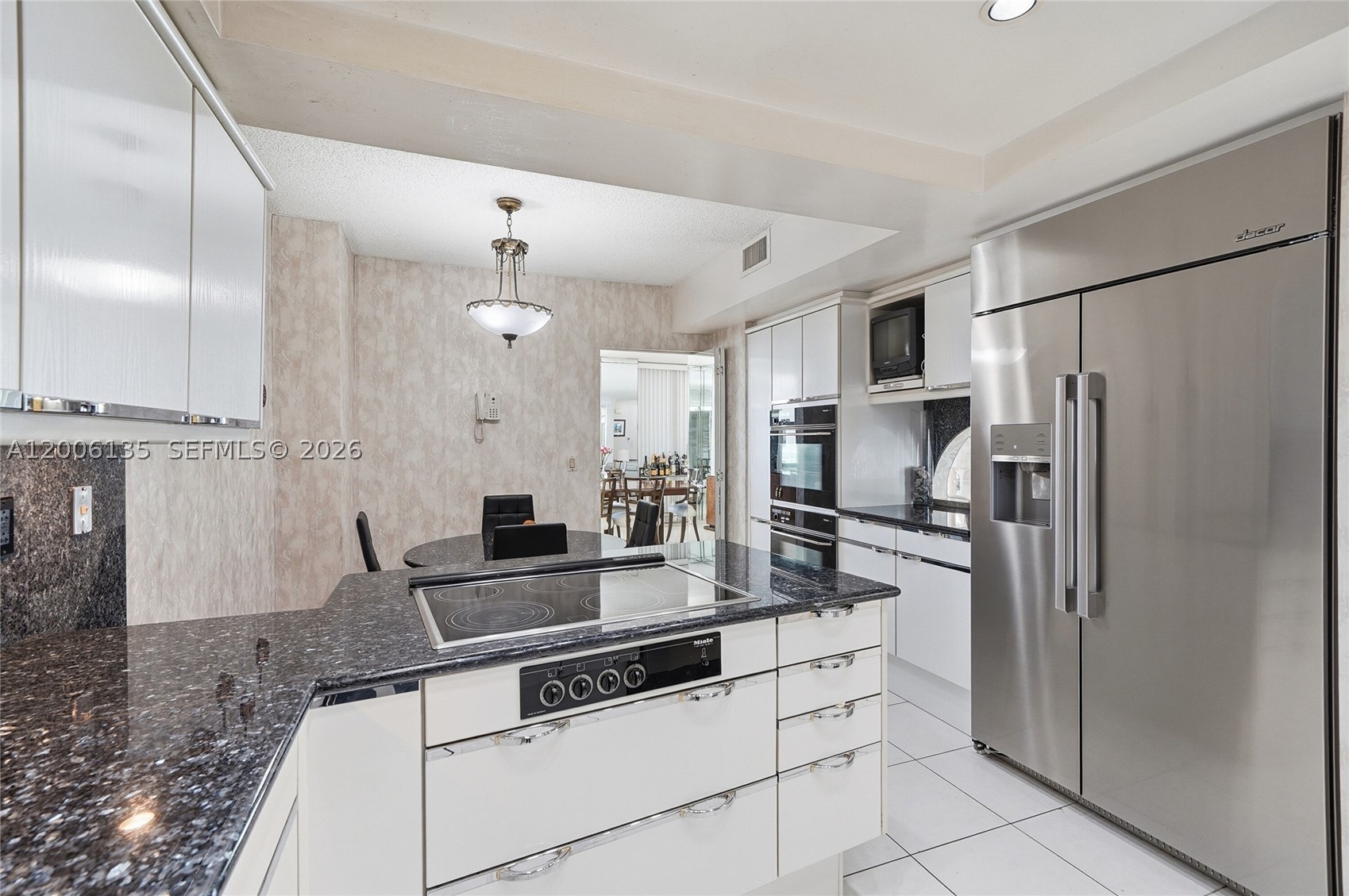 9801 Collins Ave 14d Property Photo 19