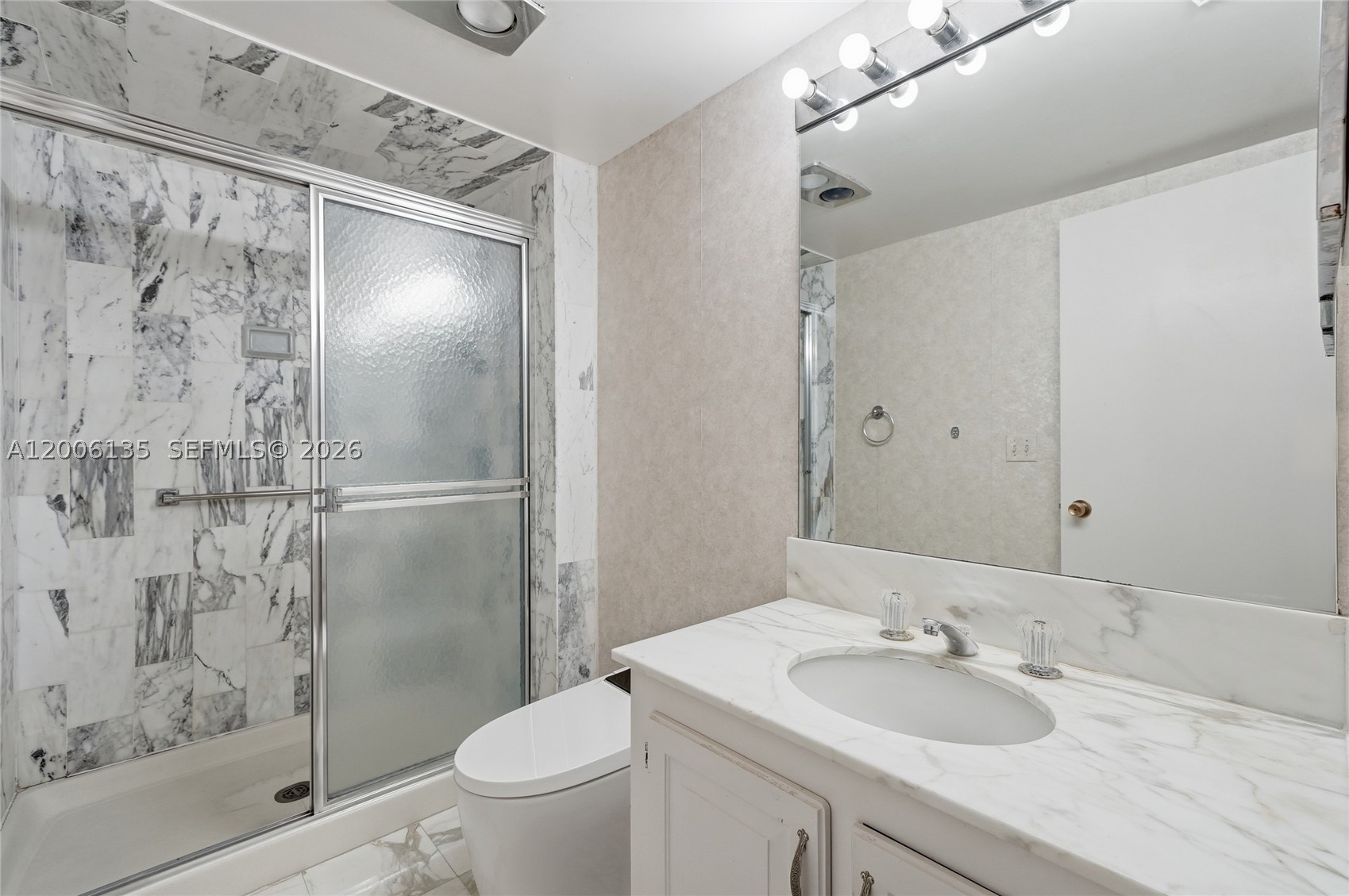 9801 Collins Ave 14d Property Photo 37