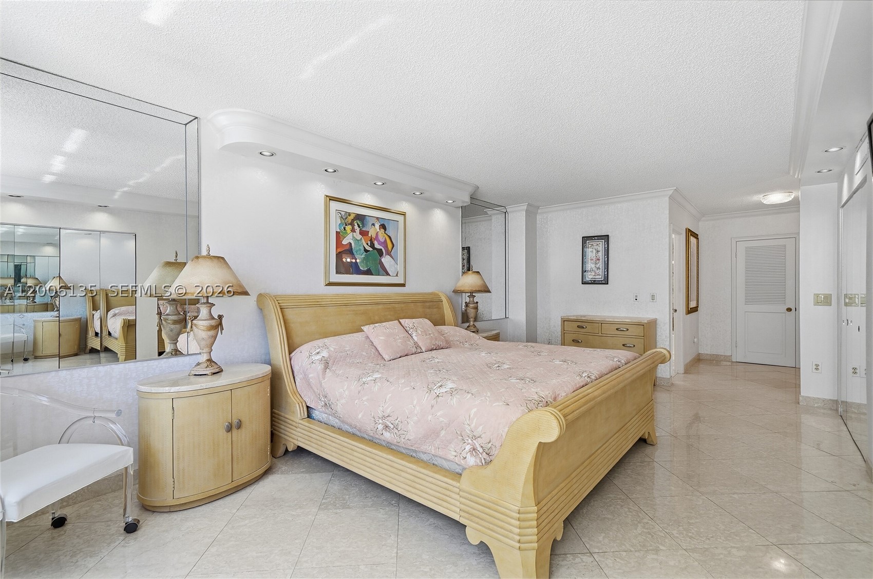 9801 Collins Ave 14d Property Photo 40
