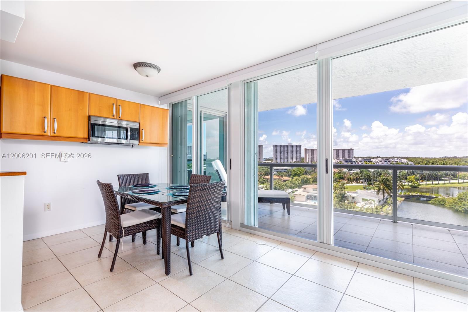 16500 Collins Ave 655 Property Photo 10