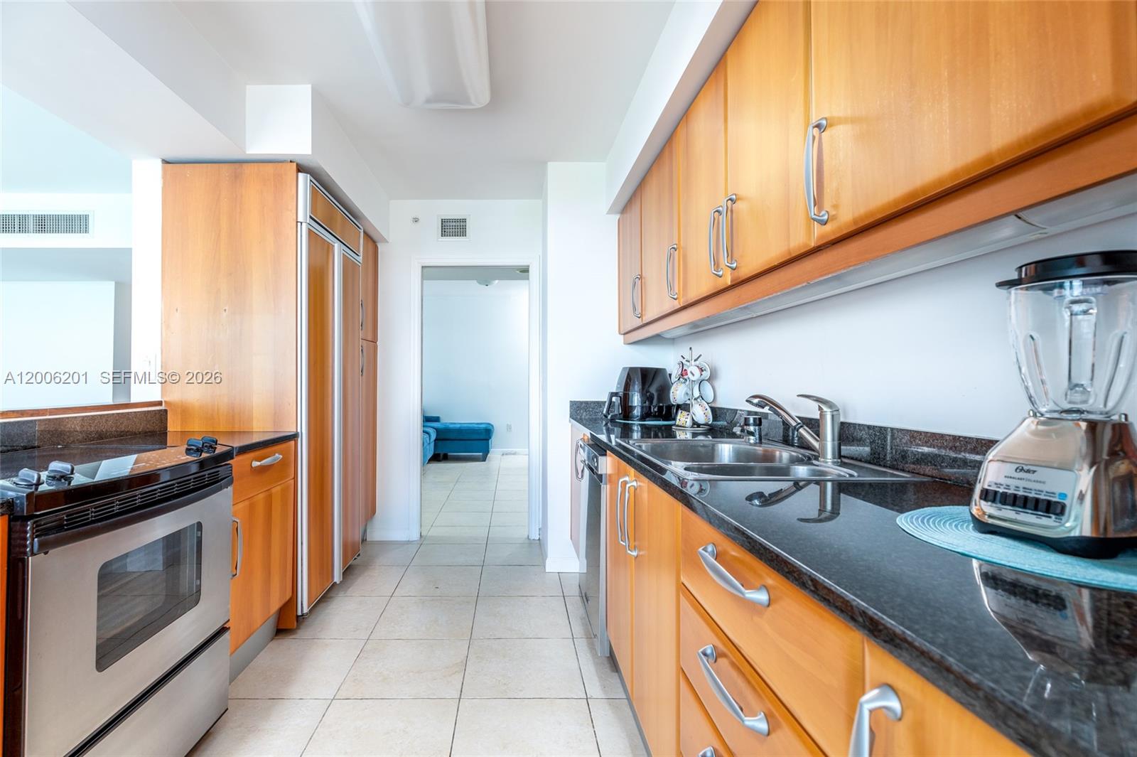 16500 Collins Ave 655 Property Photo 12