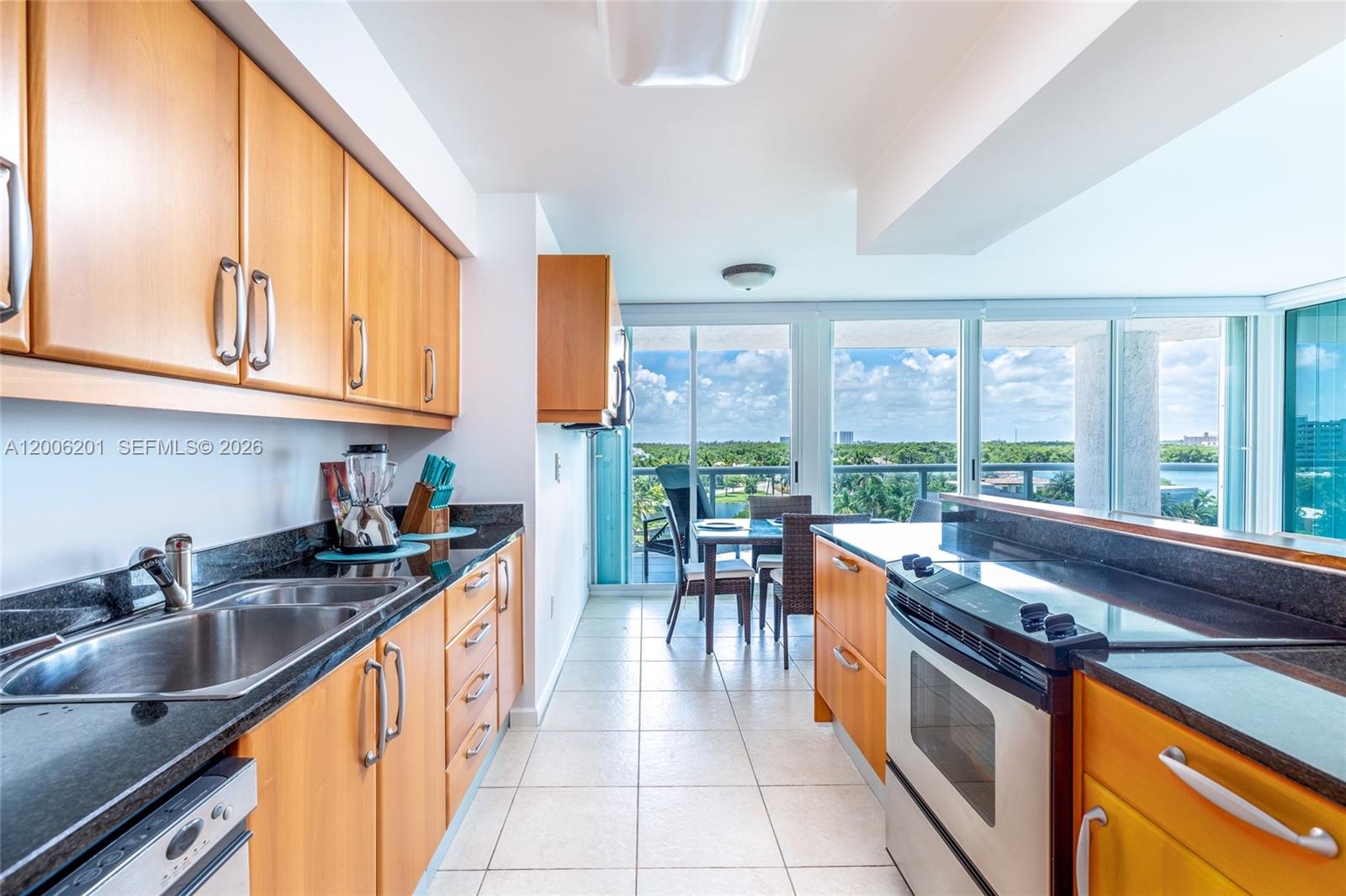 16500 Collins Ave 655 Property Photo 14