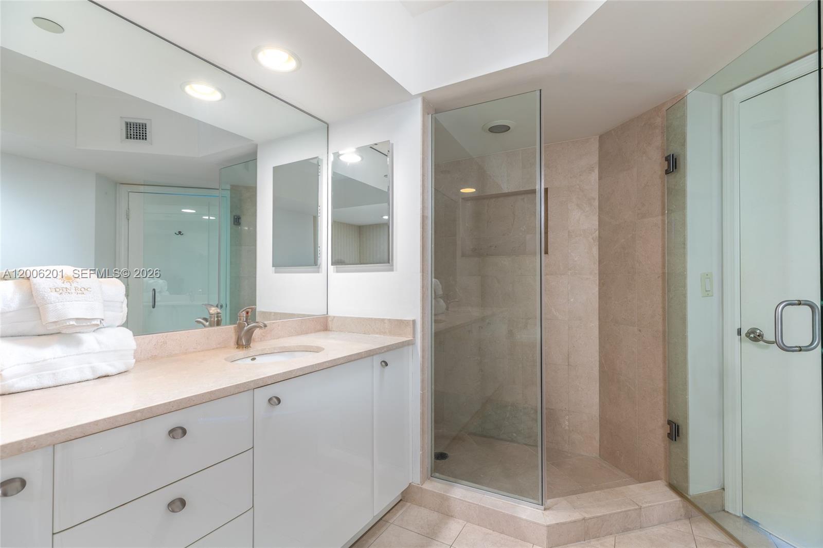 16500 Collins Ave 655 Property Photo 29