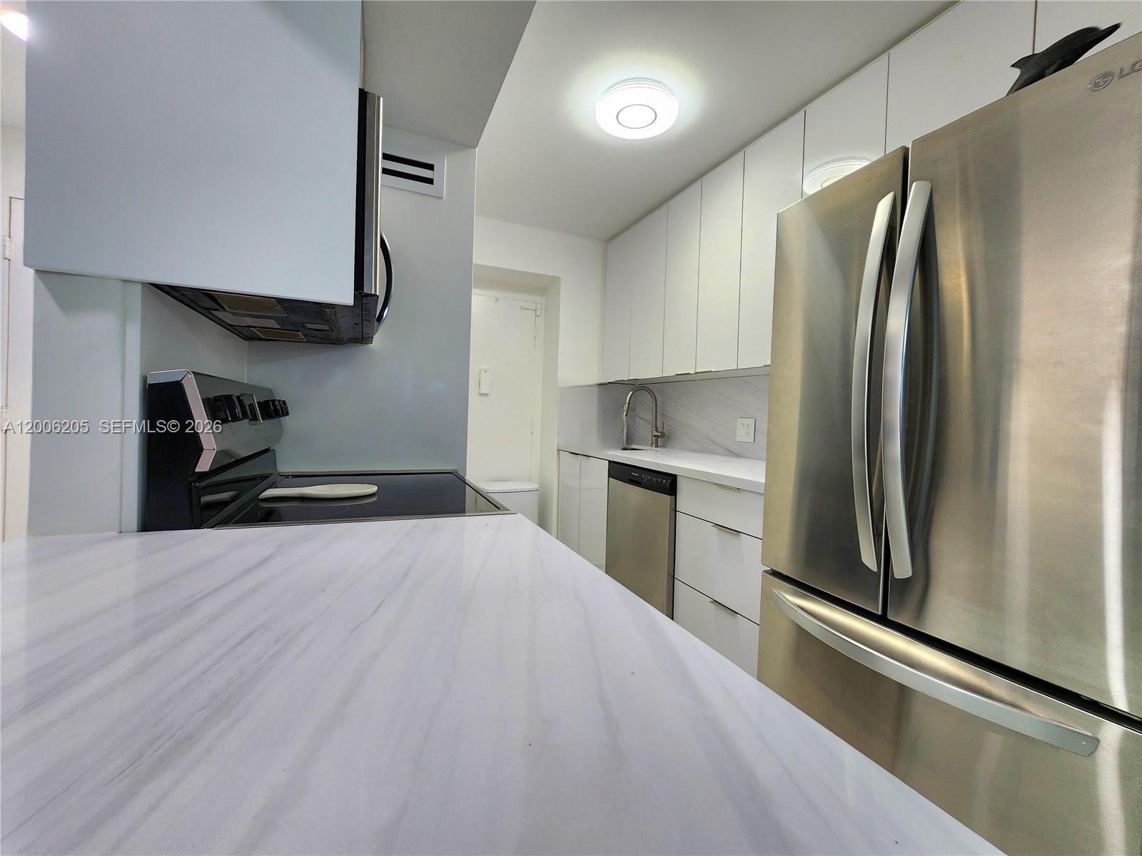 3505 S Ocean Dr 719 Property Photo 5