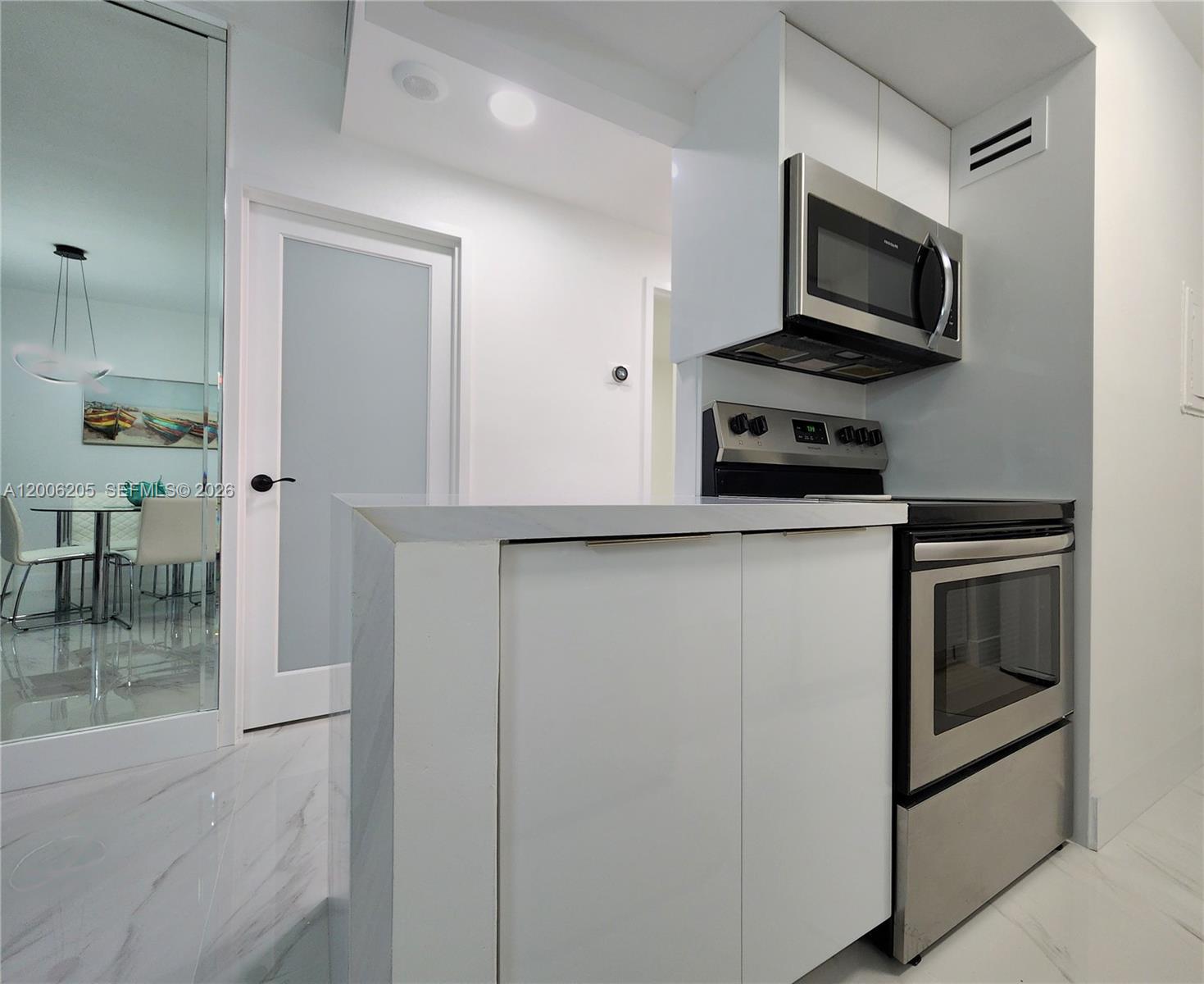 3505 S Ocean Dr 719 Property Photo 6