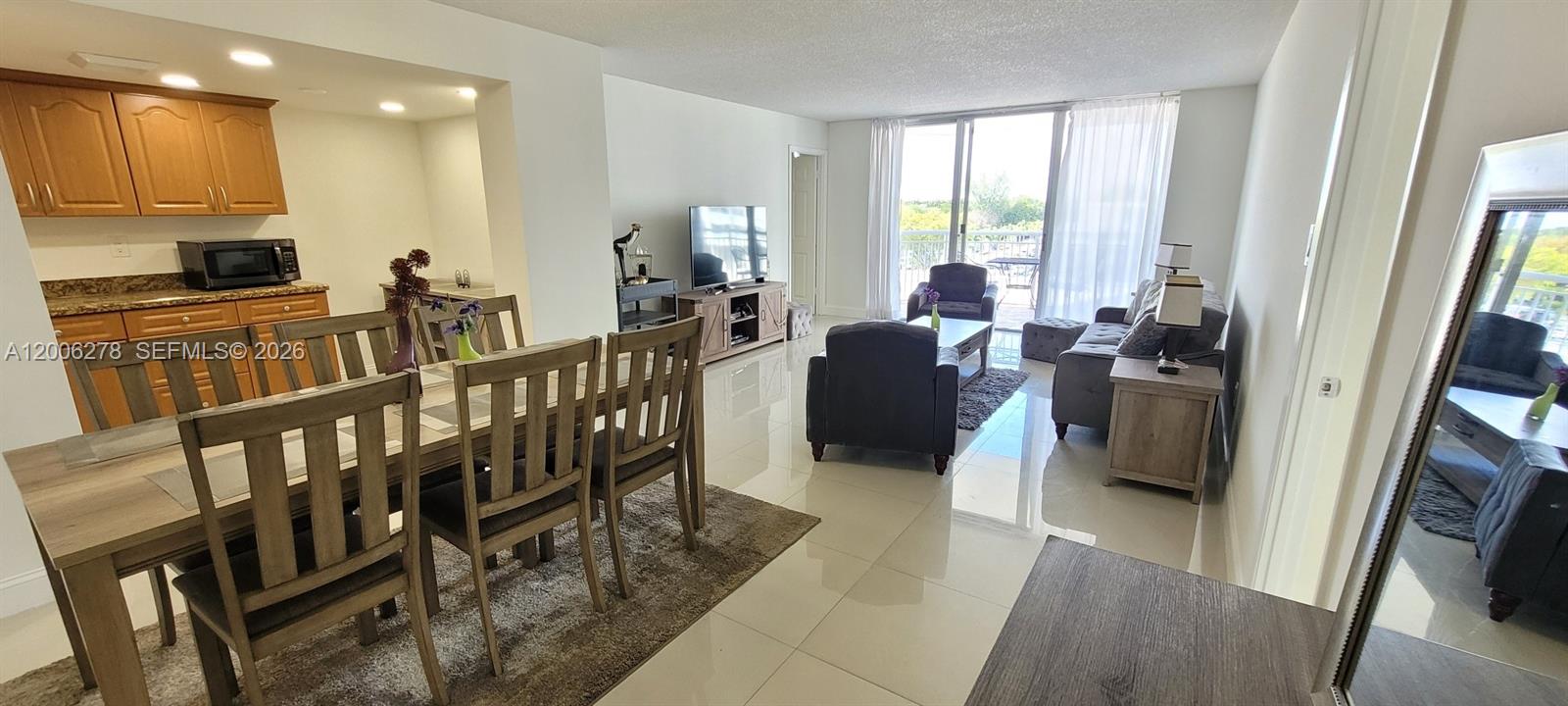 18011 Biscayne Blvd 402 Property Photo 1