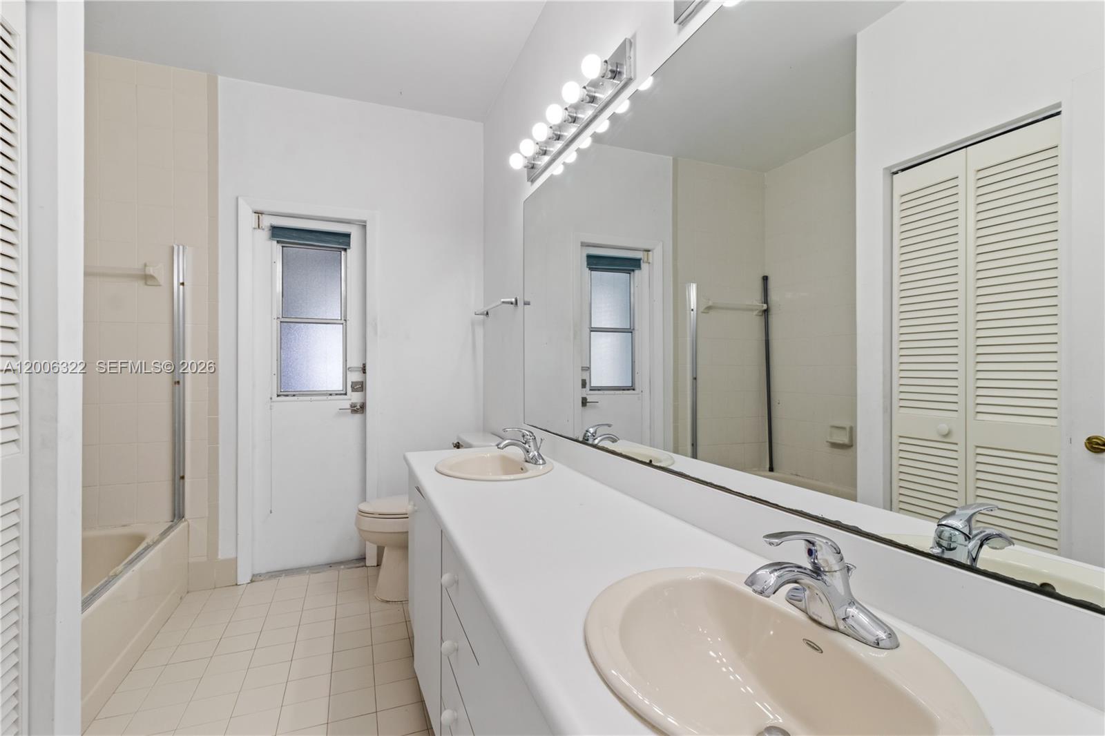 15941 Sw 252nd St Property Photo 8