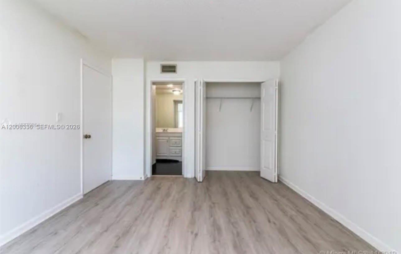 100 Lakeview Dr 112 Property Photo 6