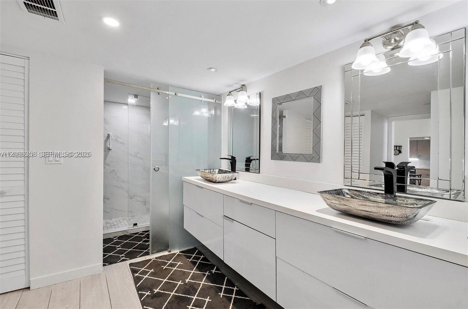 100 Bayview Dr Ph31 Property Photo 6