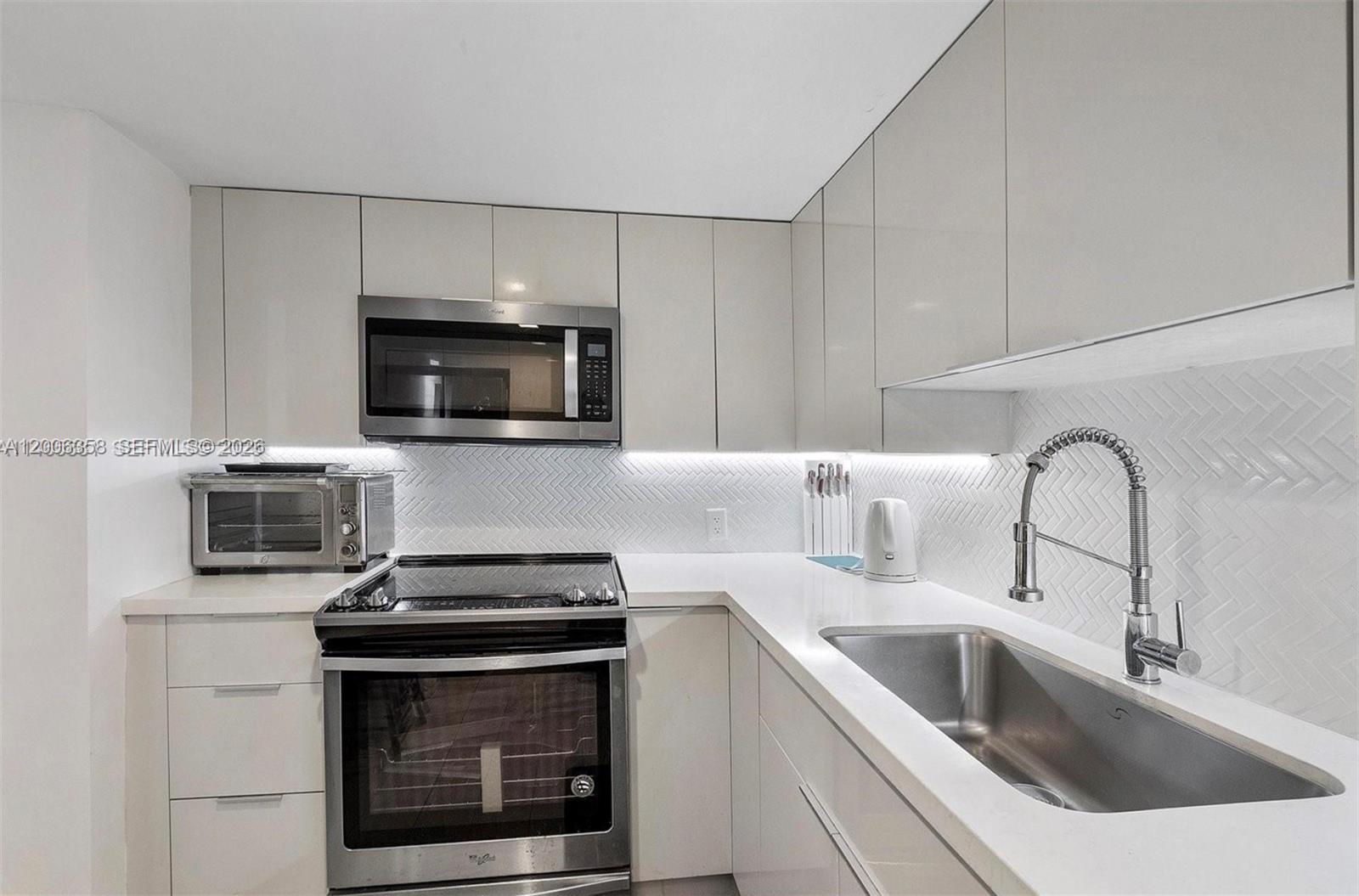 100 Bayview Dr Ph31 Property Photo 10