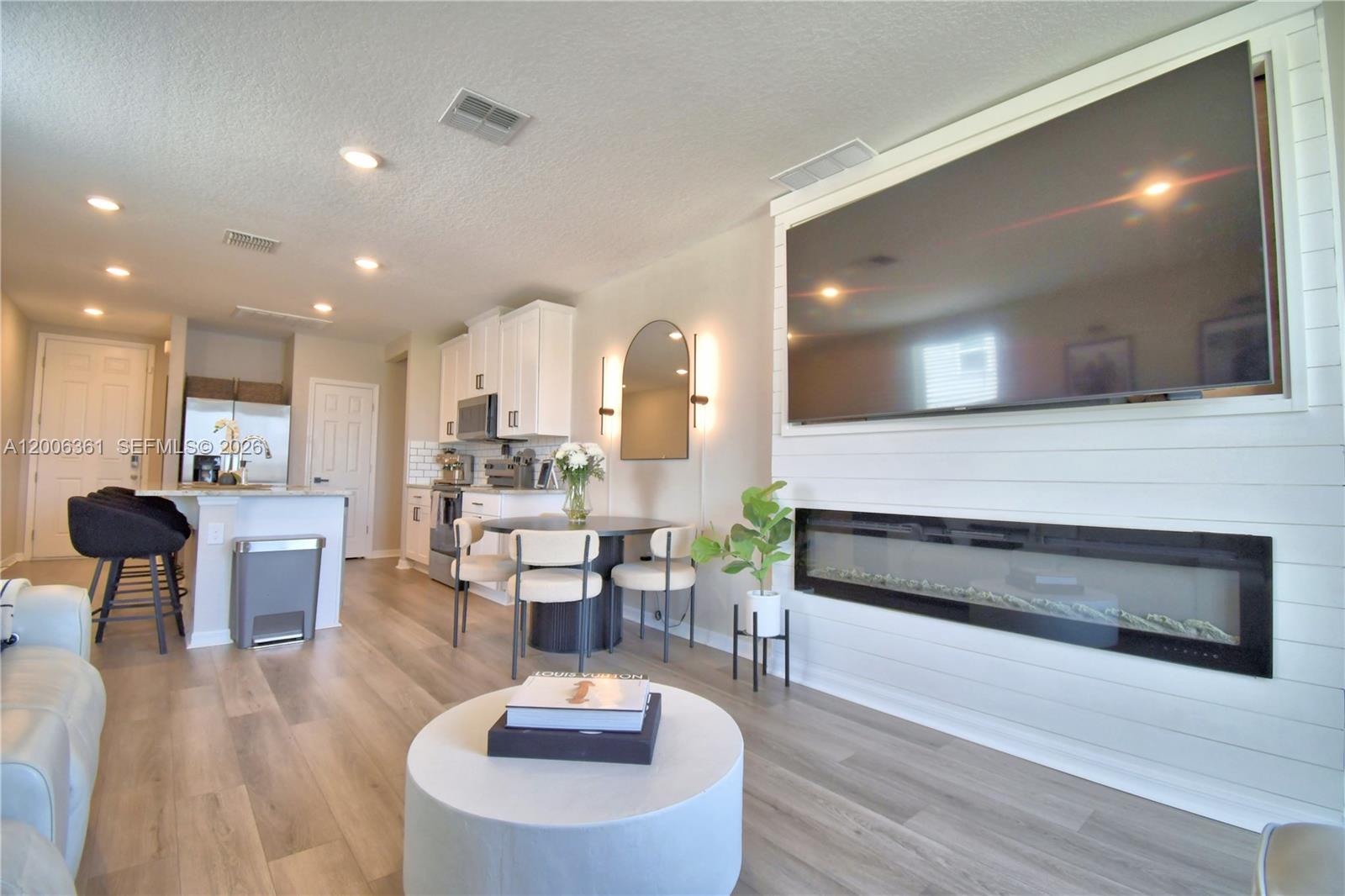 3563 Broadwing Blvd. Property Photo 9
