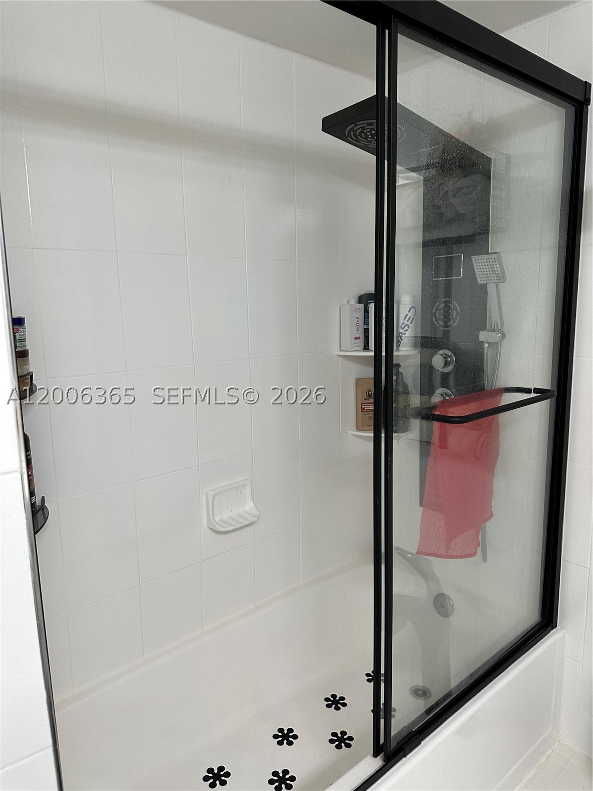 100 Golden Isles Dr 810 Property Photo 14