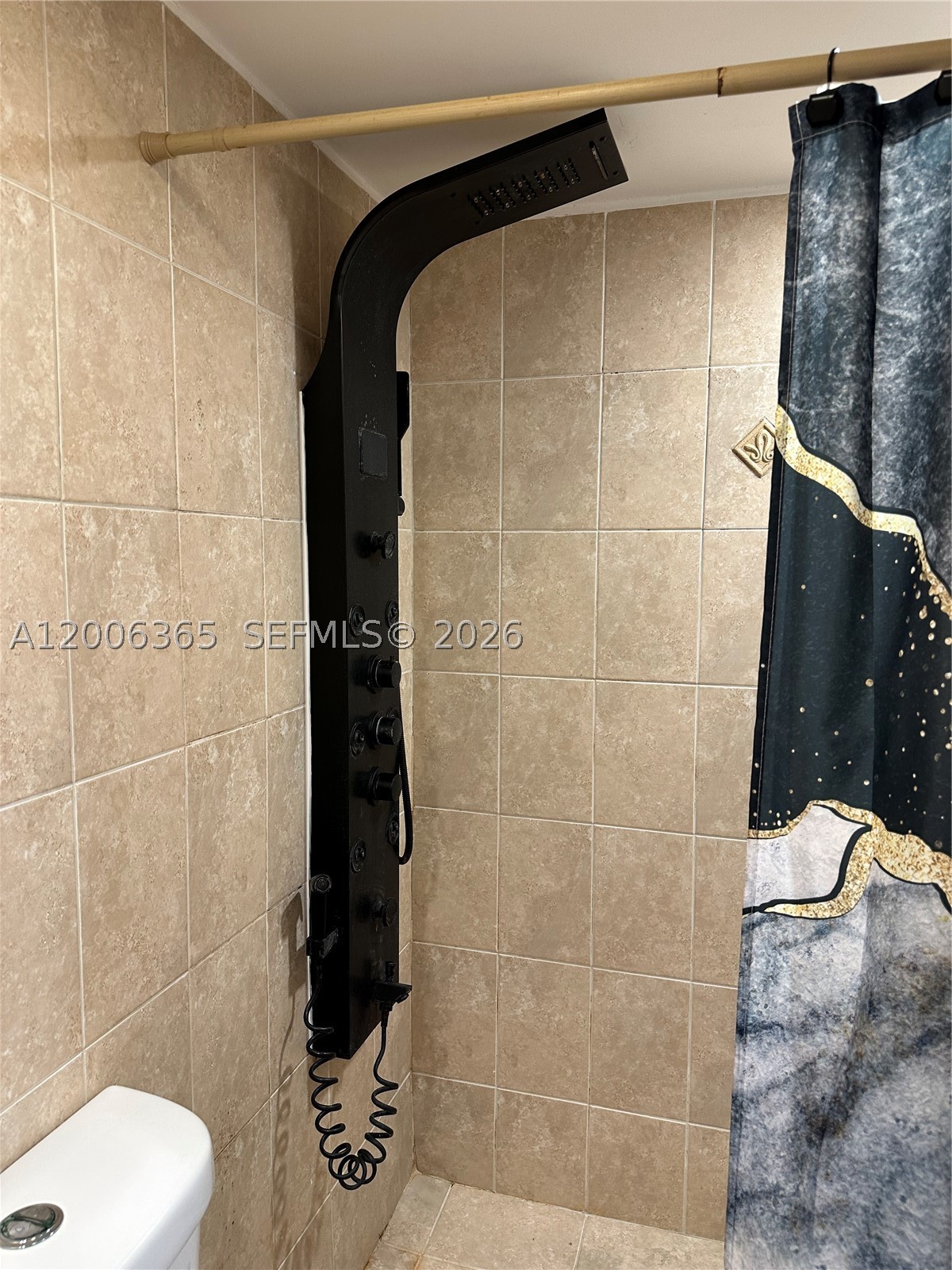 100 Golden Isles Dr 810 Property Photo 20