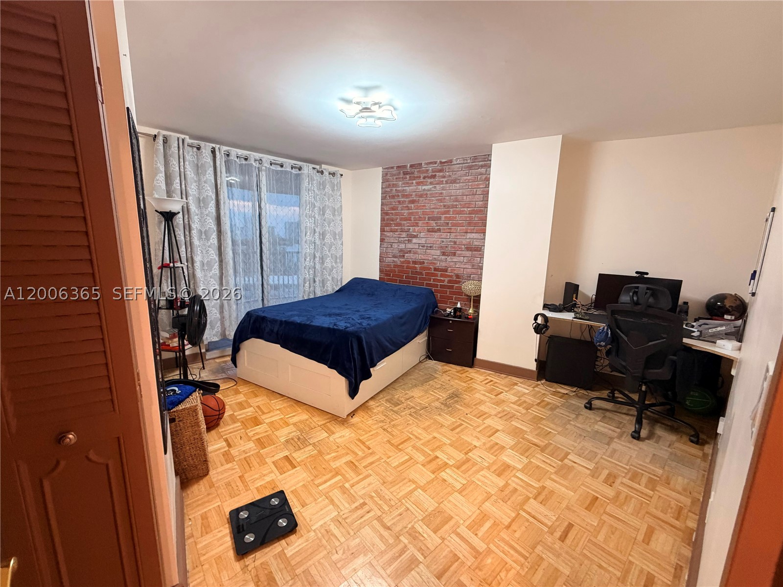 100 Golden Isles Dr 810 Property Photo 22