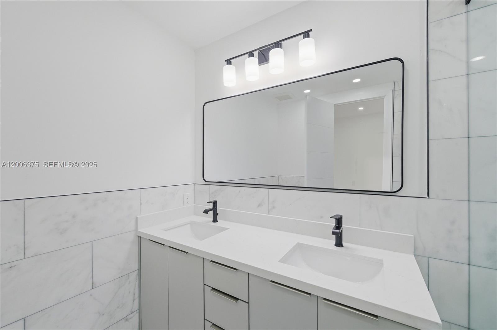 5735 Sw 12th St Property Photo 15