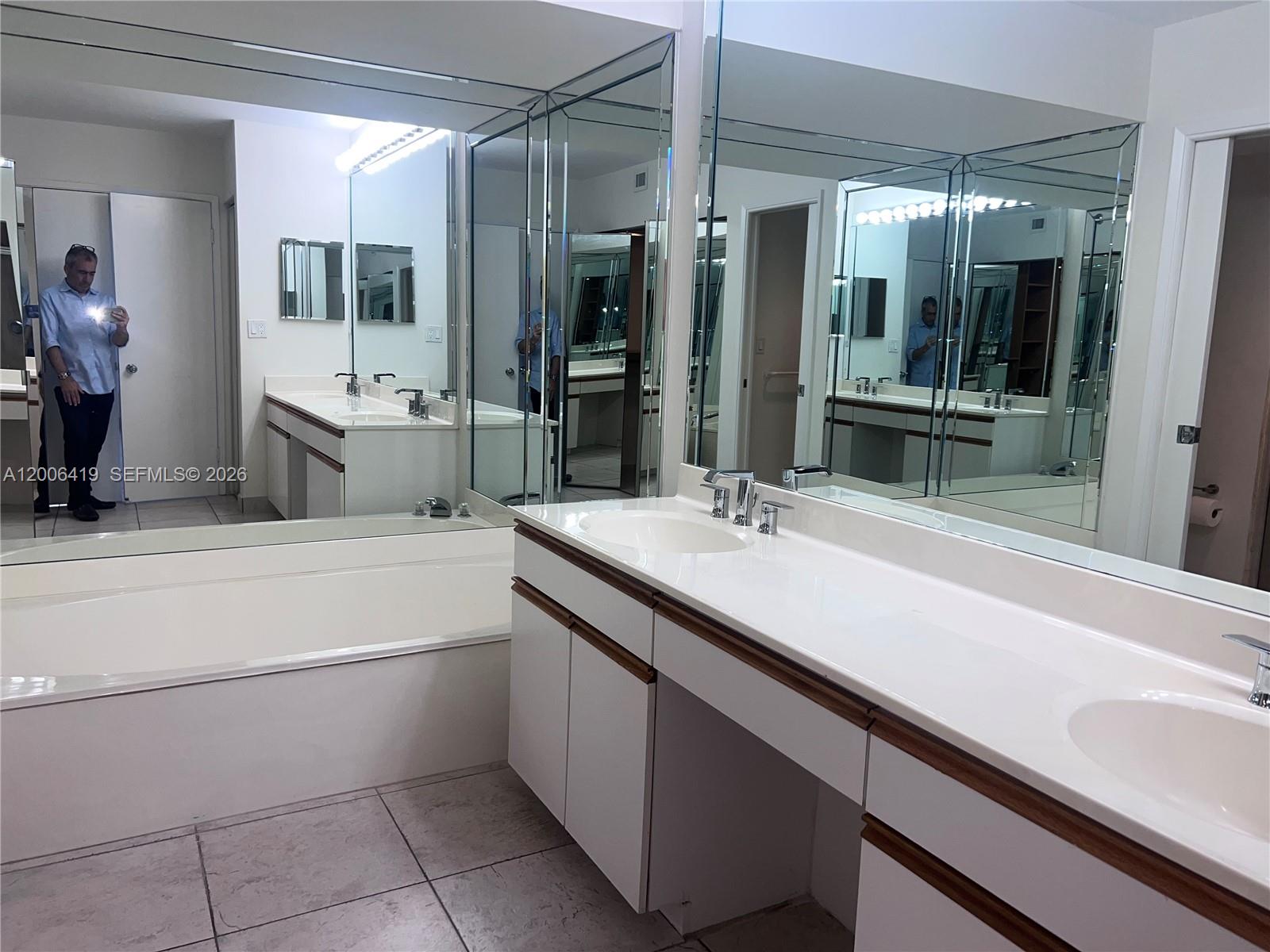 3600 Mystic Pointe Dr 511 Property Photo 6
