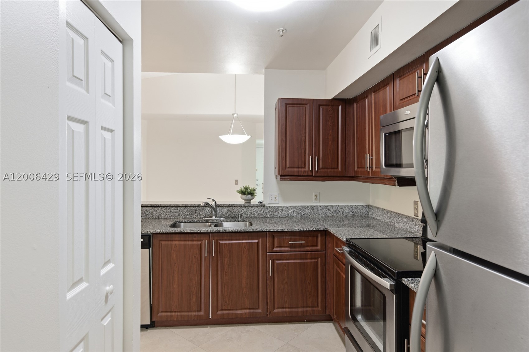 2451 Centergate Dr 303 Property Photo 3
