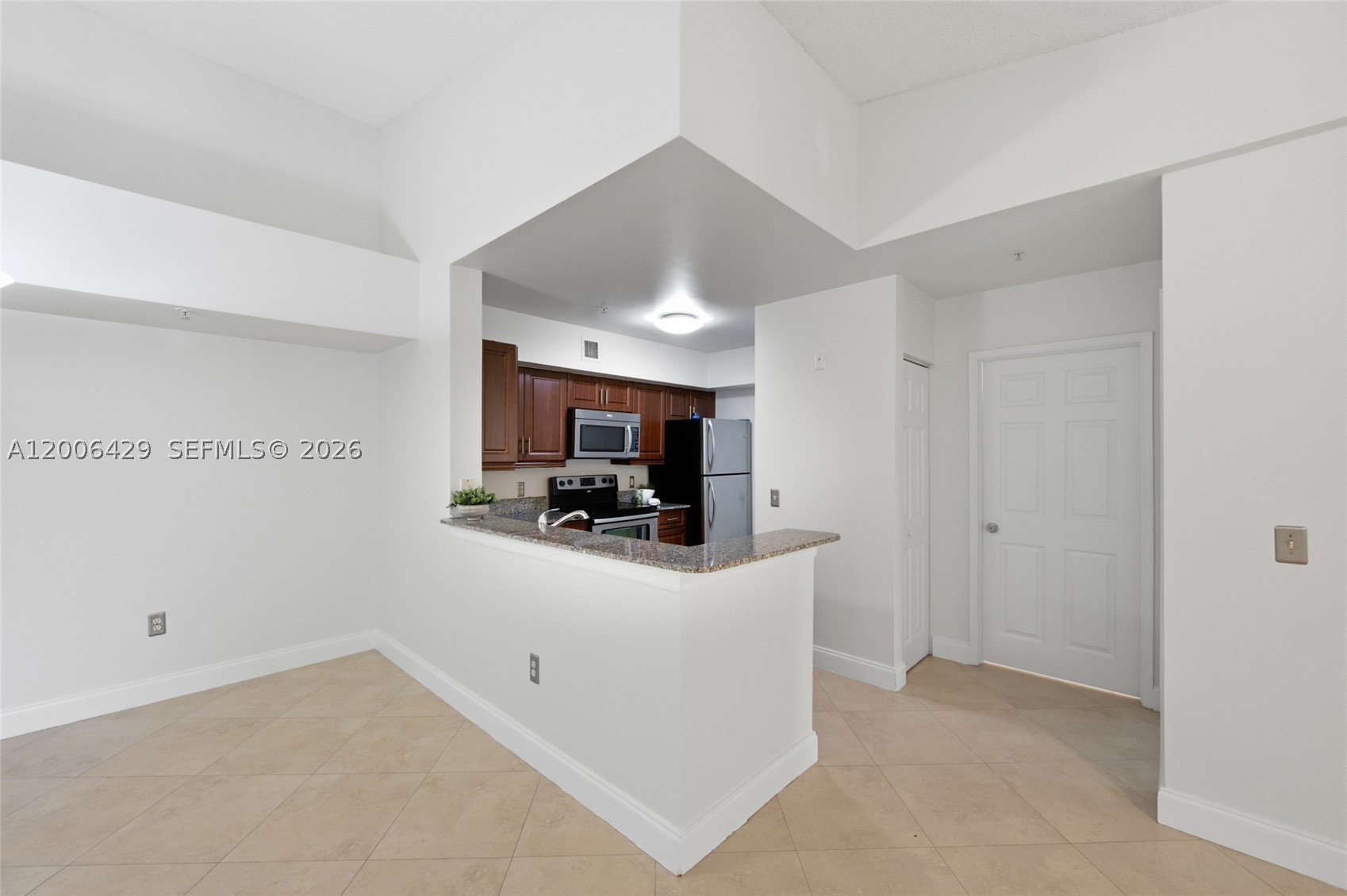 2451 Centergate Dr 303 Property Photo 8