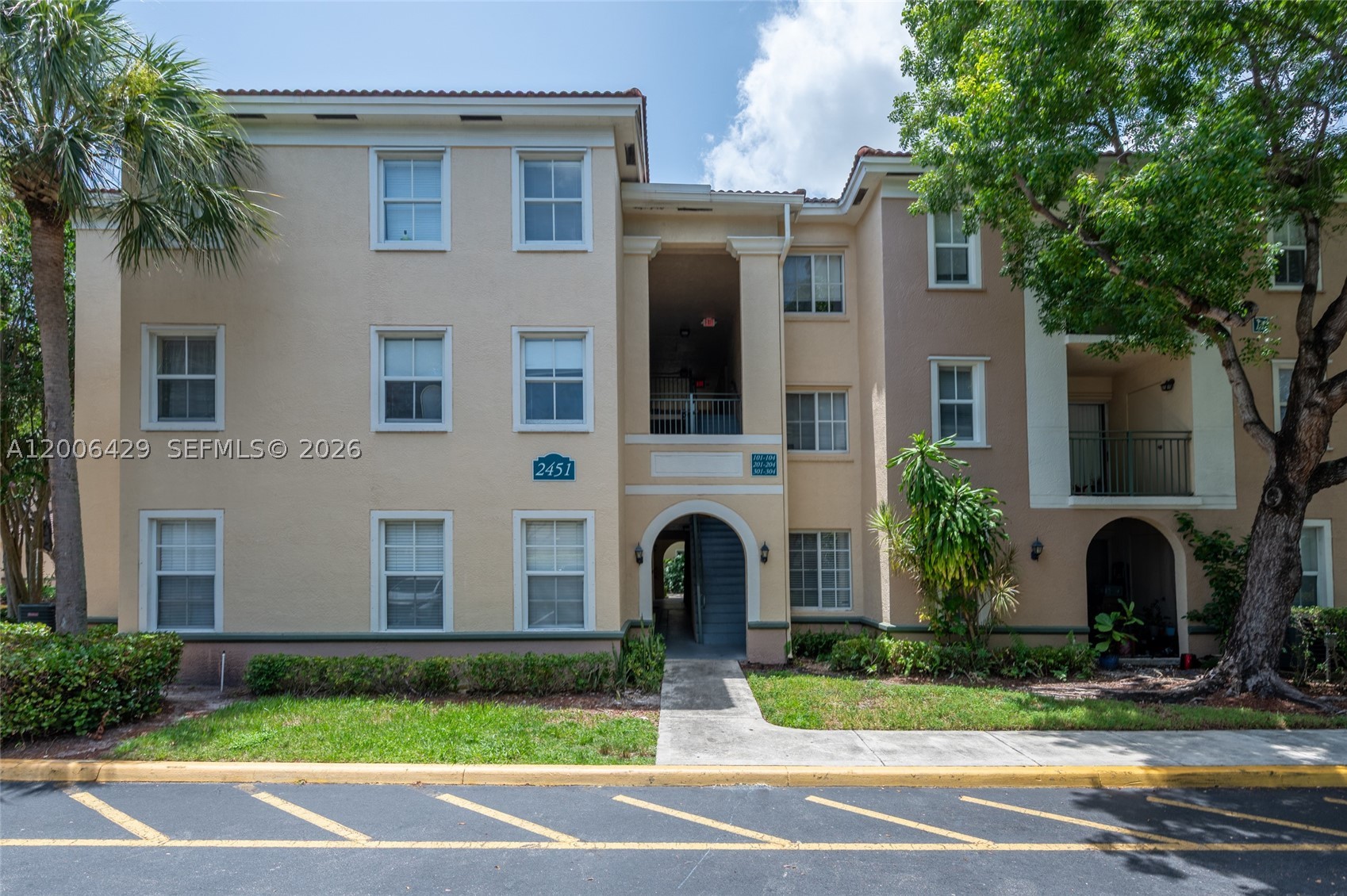 2451 Centergate Dr 303 Property Photo 13