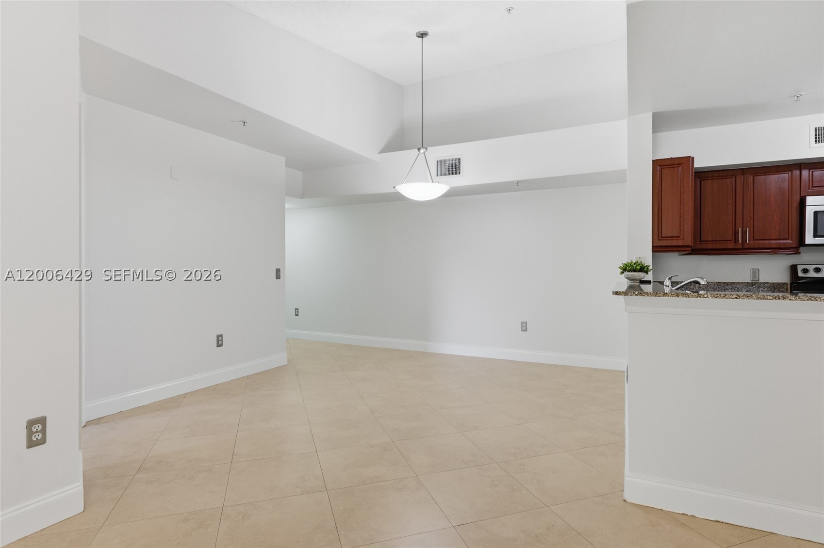 2451 Centergate Dr 303 Property Photo 20