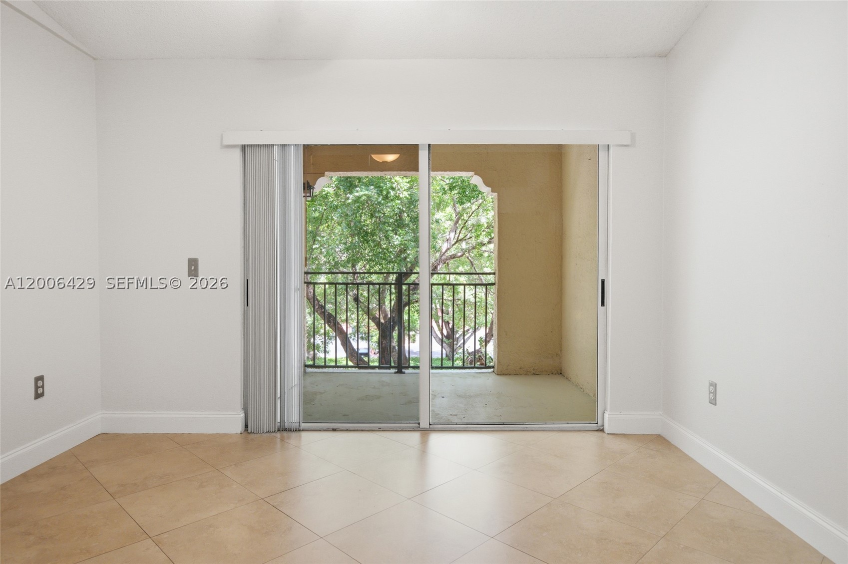 2451 Centergate Dr 303 Property Photo 23