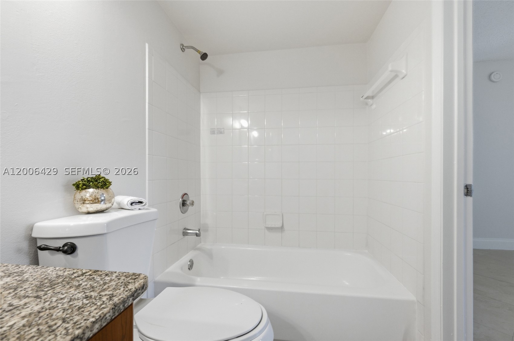 2451 Centergate Dr 303 Property Photo 32