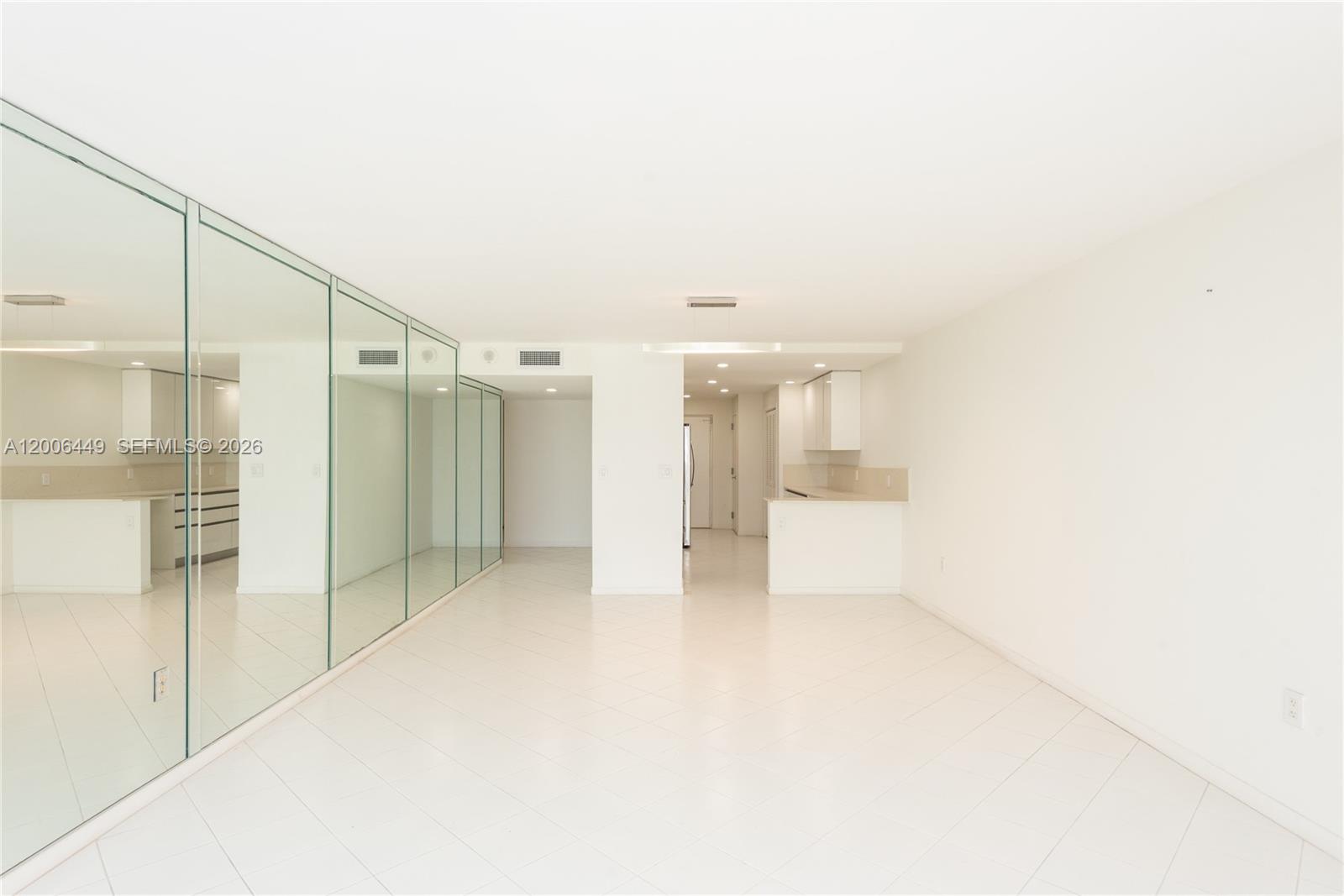 600 Grapetree Dr 8fs Property Photo 4