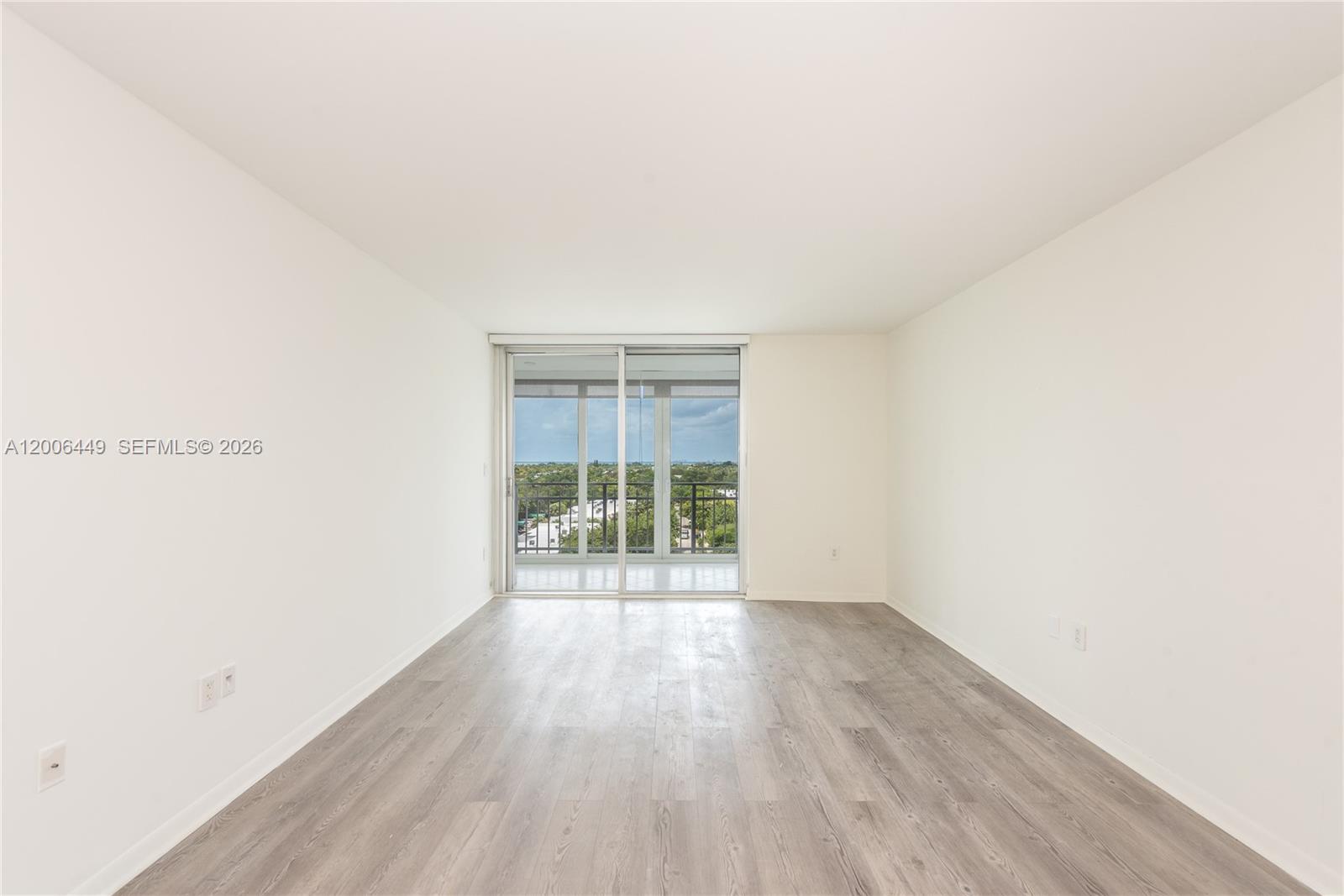 600 Grapetree Dr 8fs Property Photo 11