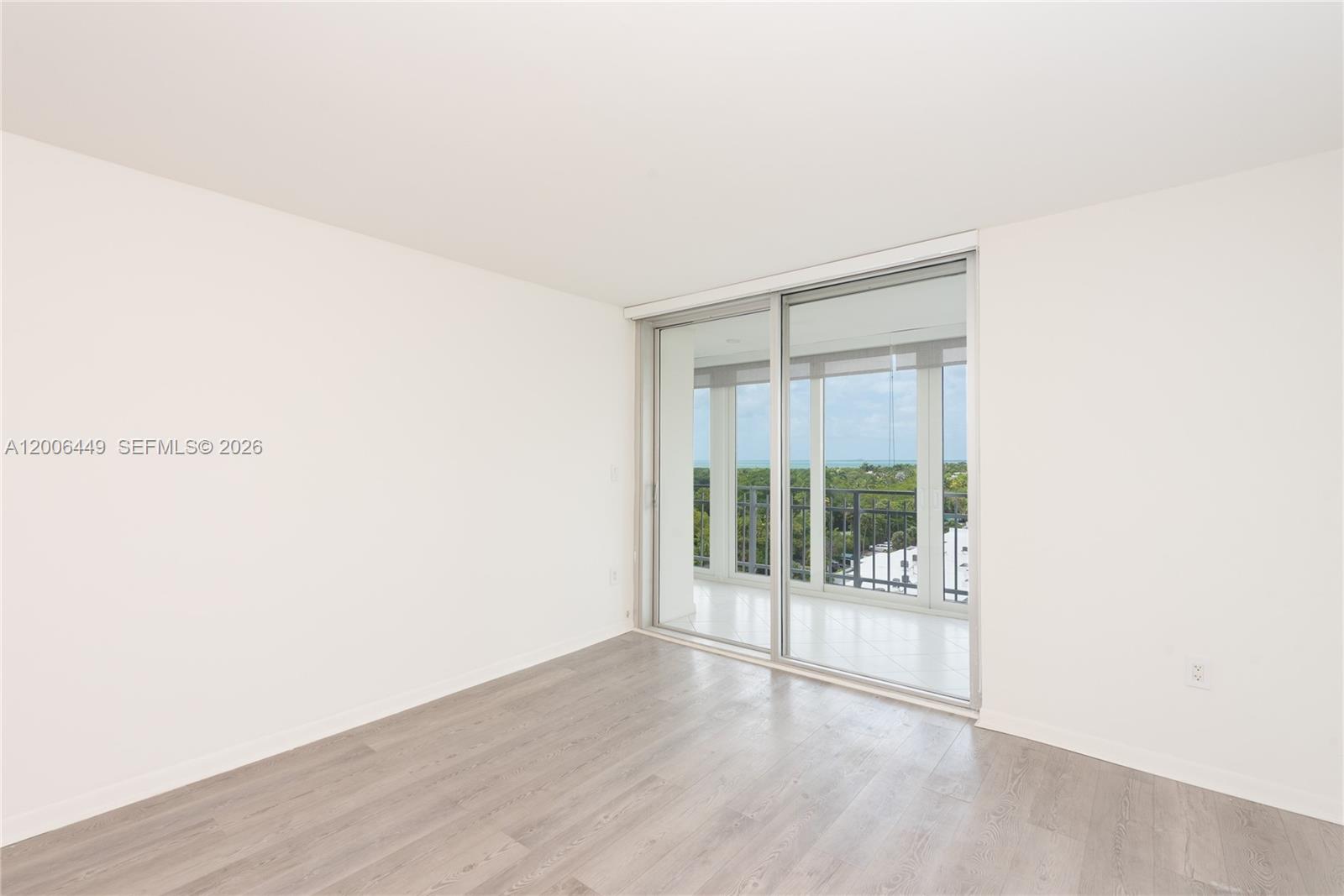 600 Grapetree Dr 8fs Property Photo 12