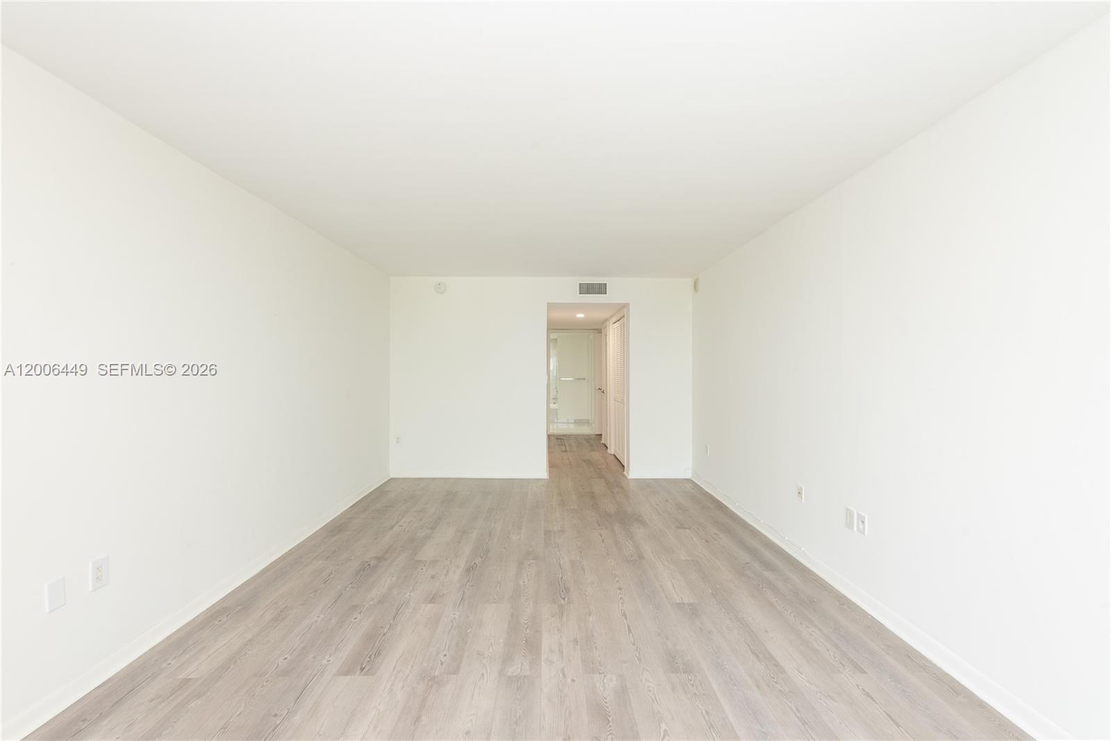 600 Grapetree Dr 8fs Property Photo 13