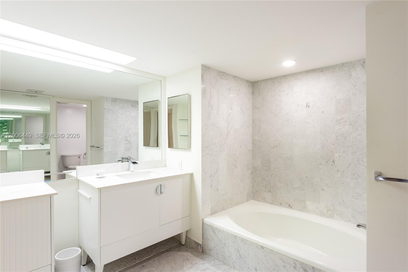 600 Grapetree Dr 8fs Property Photo 16