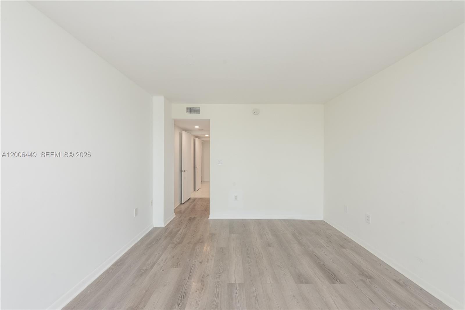 600 Grapetree Dr 8fs Property Photo 18